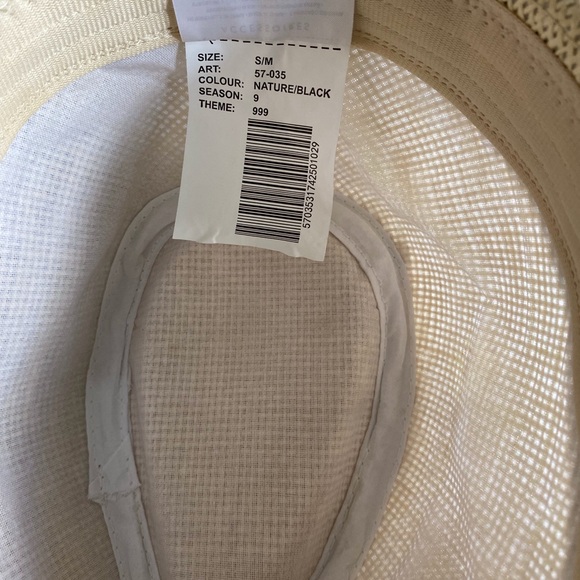 Fedora - Picture 4 of 4